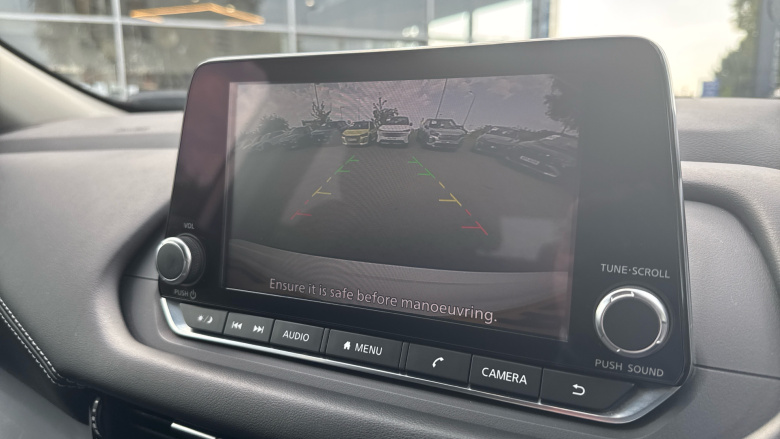 Nissan Qashqai 1.3 DiG-T MH Acenta Premium 5dr Petrol Hatchback